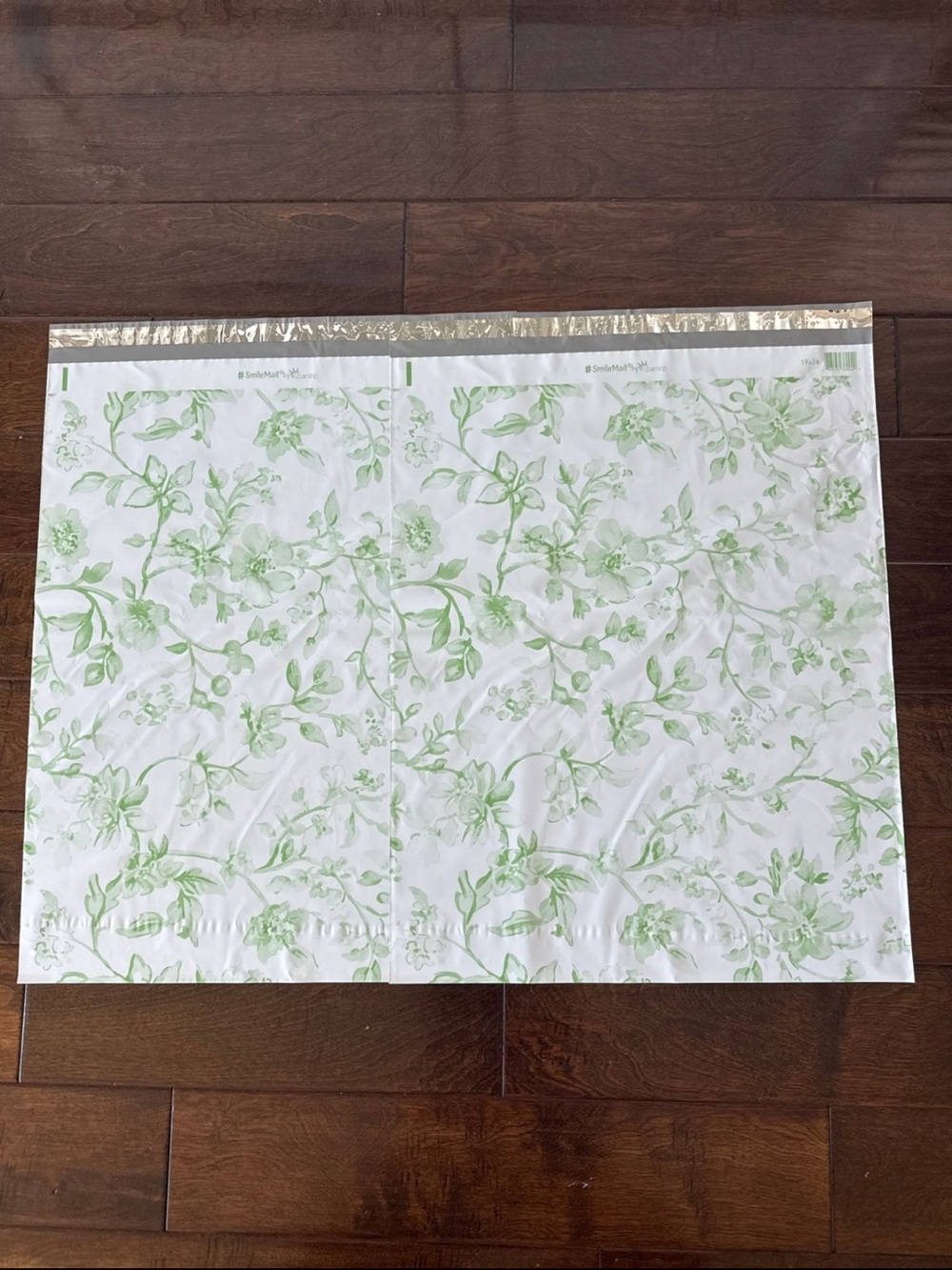 20 Pack - 19x24” XXL Beautiful Green Toile Poly Mailers